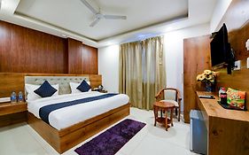 Glory Inn Near Delhi International Airport